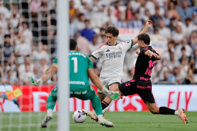 Arda Güler of Real Madrid CF takes a shot during the LaLiga EA Sports match between Real Madrid CF and Málaga CF at Estadio Santiago Bernabéu on August 30, 2026, in Madrid, Spain. Photo by Manu Reino, DeFodi Images