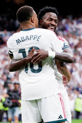 LA LIGA EA Sports - Real Madrid vs Malaga MADRID, SPAIN - August 30:Jude Bellingham of Real Madrid and Vinicius Junior of Real Madrid celebrates a goal during the La Liga 2026 27 match between Real Madrid and Malaga at Santiago Bernabeu Stadium. (Photo by Guille Martinez f22photo) Madrid Santiago Bernabeu Stadium Spain Copyright: xGuillermoxMartinezx