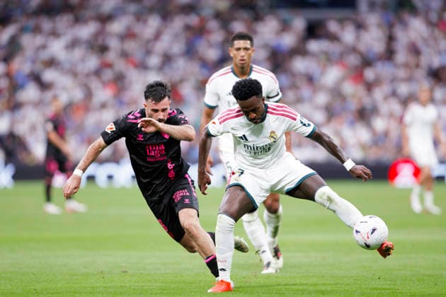 LA LIGA EA Sports - Real Madrid vs Malaga MADRID, SPAIN - August 30:Vinicius Junior of Real Madrid controls the ball during the La Liga 2026 27 match between Real Madrid and Malaga at Santiago Bernabeu Stadium. (Photo by Guille Martinez f22photo) Madrid Santiago Bernabeu Stadium Spain Copyright: xGuillermoxMartinezx