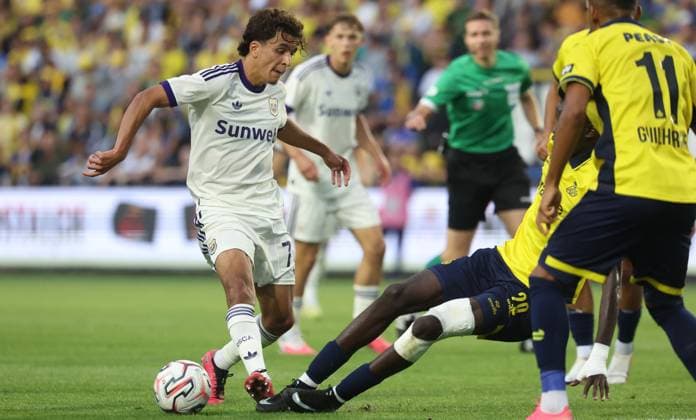 Anderlecht s Ali Maamar and Union s Massire Sylla fight for the ball during a soccer match between Union Saint-Gilloise and RSC Anderlecht, Sunday 30 August 2026 in Brussels, on day 4 of the 2026-2027 Jupiler Pro League first division of the Belgian championship. VIRGINIExLEFOUR  x184767110x