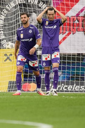 Salzburg, Austria, August 30, 2026 ADMIRAL Bundesliga 2026–2027 Matchday 5: FC Red Bull Salzburg vs. FK Austria Wien. Pictured: Goal, 1–0, scored by an own goal by Kang Hee Lee of FK Austria Wien, who is gesturing on the field at the Red Bull Arena. Copyright: xFotostandx xWassmuthx