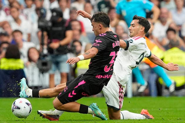 REAL MADRID CF v MALAGA CF. LA LIGA 2026 2027. ROUND 3. Real Madrid CF™s Brahim Diaz (r) and Malaga CF s Rafita Garrido during La Liga match. August 30, 2026. (ALTERPHOTOS Acero) MadridSpain  Copyright: xAcerox