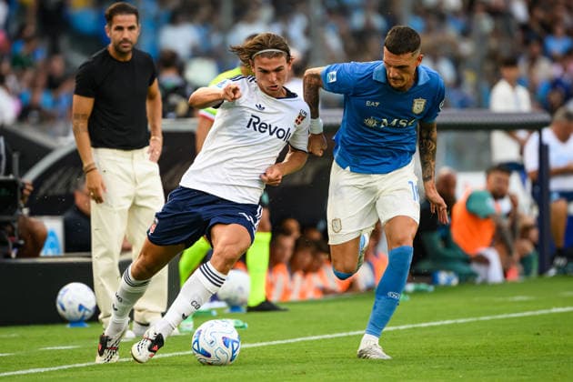 Nico Paz of Como 1907 and Rafa Marin of SSC Napoli compete for the ball during the Serie A 2025 2026 football match between SSC Napoli and Como 1907 at Diego Armando Maradona stadium in Naples (Italy), August 30, 2026. AndreaxStaccioli