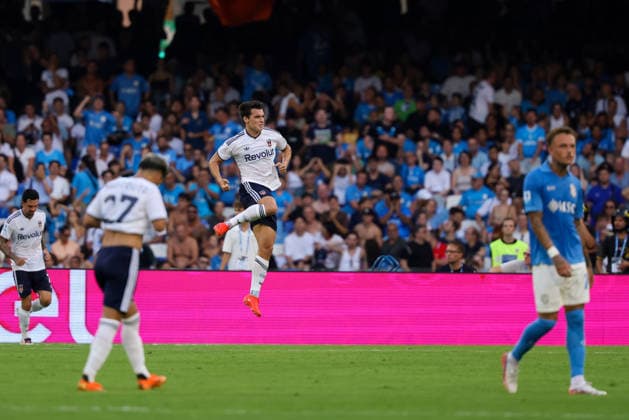 Como™s Tasos Douvikas celebrates after scoring goal 1-2 during the Serie A soccer match between Napoli and Como at the Diego Armando Maradona Stadium in Naples, southern italy - Sunday , August 30, 2026. - Soccer .  Copyright: xAlessandroxGarofalo LaPressex