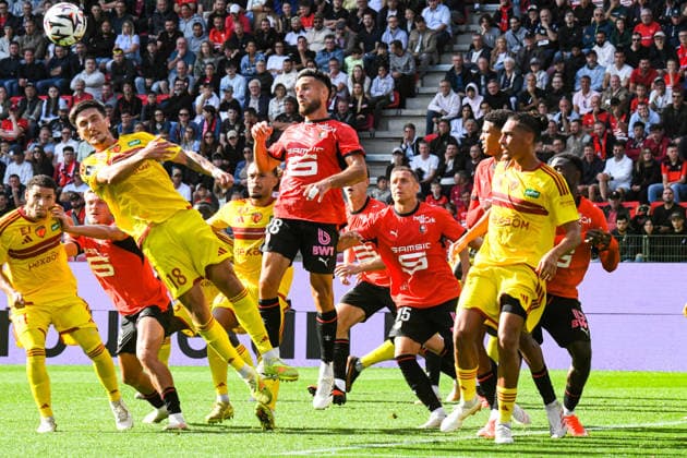 FOOTBALL : Stade Rennais vs Le Mans FC - Ligue 1 - JournÃ e 2 - 30 08 2026 Adrien Thomasson (Stade Rennais) Lucas Buades (Le Mans FC) RennesFrance  Copyright: xBaptistexAutissierx