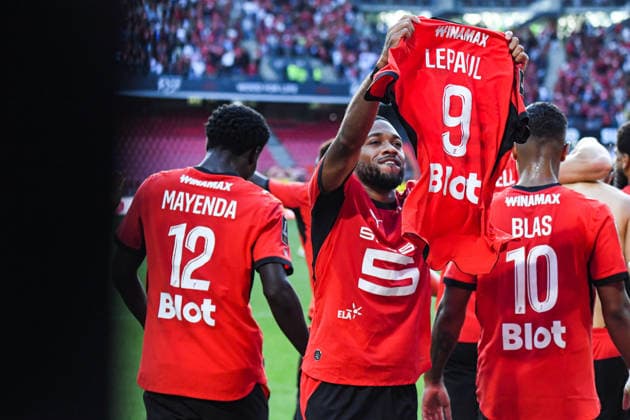 FOOTBALL : Stade Rennais vs Le Mans FC - Ligue 1 - JournÃ e 2 - 30 08 2026 Joie des joueurs du Stade Rennais aprÃ s le but de Esteban Lepaul (Stade Rennais) RennesFrance  Copyright: xBaptistexAutissierx