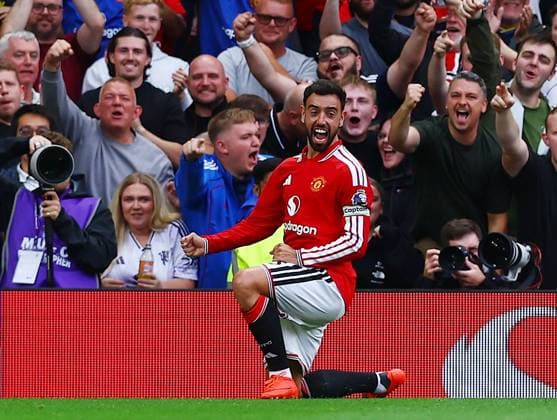 Bruno Fernandes of Manchester United, ManU celebrates scoring a goal to make it 4-1 Manchester United v Ipswich Town, Premier League Football, Football, Old Trafford, Manchester, UK - 30 Aug 2026Manchester Old Trafford United Kingdom EDITORIAL USE ONLY No use with unauthorised audio, video, data, fixture lists, club league logos or live services. Online in-match use limited to 120 images, no video emulation. No use in betting, games or single club league player publications. Copyright: xMattxWest Shutterstockx 17119118bm