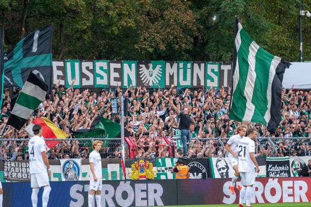 The Münster fans are creating a lively atmosphere: FC Viktoria Köln vs. SC Preußen Münster, soccer, 3. Liga, Matchday 3, 2026–2027 season, August 30, 2026 DFL DFB regulations prohibit any use of photographs as image sequences and or quasi-video: FC Viktoria Cologne vs. SC Preussen Münster, soccer, 3rd Division, Matchday 3, 2026–2027 season, August 30, 2026, Cologne Copyright: xEibner-Pressefoto ThomasxHaeslerx EP_THR