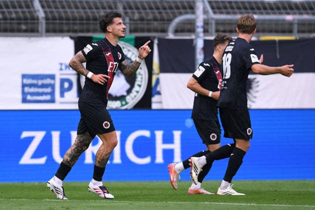 Soccer, 3rd Division, Matchday 3: FC Viktoria Köln vs. SC Preußen Münster on August 30, 2026, at Sportpark Höhenberg in Cologne. Fans celebrate Niklas Castelle’s 1-0 goal for Cologne. DFB regulations prohibit any use of photographs as image sequences and or quasi-video. xRx