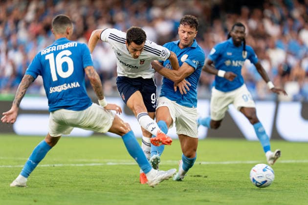 SSC Napoli v Como 1907 - Serie A Enilive Tasos Douvikas of Como 1907 scores second goal during the Serie A Enilive match between SSC Napoli and Como 1907 at Diego Armando Maradona Stadium on August 30, 2026 in Naples, Italy Naples Diego Armando Maradona Stadium Campania Italy Copyright: xGiuseppexMaffiax 260830_SerieA_Napoli-Como_07465