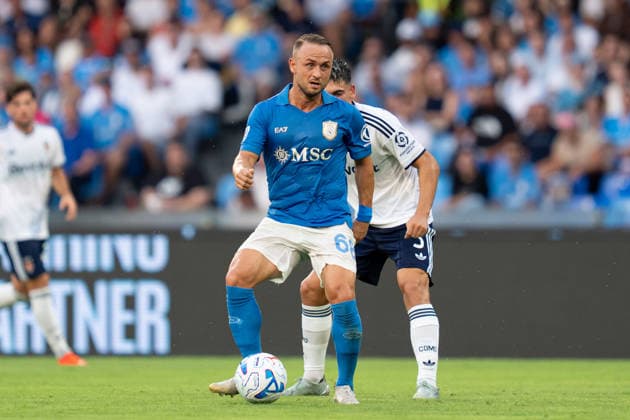 SSC Napoli v Como 1907 - Serie A Enilive Stanislav Lobotka of SSC Napoli in action during the Serie A Enilive match between SSC Napoli and Como 1907 at Diego Armando Maradona Stadium on August 30, 2026 in Naples, Italy Naples Diego Armando Maradona Stadium Campania Italy Copyright: xGiuseppexMaffiax 260830_SerieA_Napoli-Como_08429