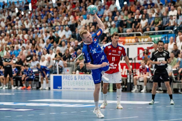 Sascha Pfattheicher, HBW Balingen Weilstetten, 30, confidently scoring from the 7-meter line, HBW Balingen Weilstetten vs. Handball Club Hamburg, GER, Opel 1 Handball Bundesliga, Championship, Matchday 1, 2026–2027 Season, August 30, 2026, Eibner Press Photo: Andreas Ulmer, BW Balingen Weilstetten vs. Handball Club Hamburg, GER, Opel 1 Handball Bundesliga, Championship, Matchday 1, 2026–2027 season, August 30, 2026, Balingen Copyright: xEibner-Pressefoto AndreasxUlmerx EP_AUR