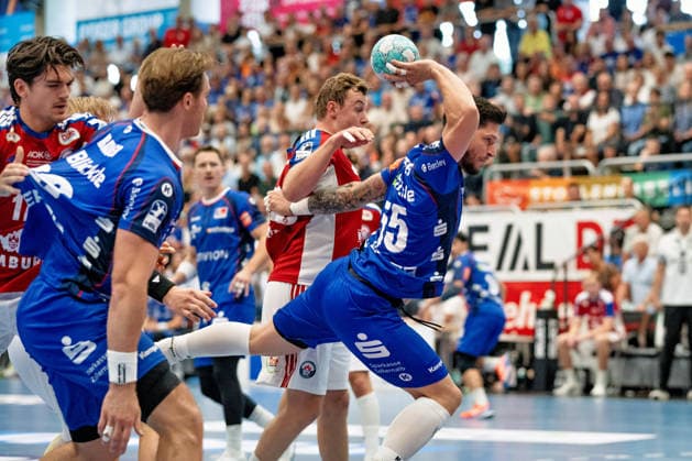 Csaba Leimeter of HBW Balingen Weilstetten, 55, breaks through in the circle; HBW Balingen Weilstetten vs. Handball Club Hamburg, GER, Opel 1 Handball Bundesliga, Championship, Matchday 1, 2026–2027 Season, August 30, 2026, Eibner Press Photo Andreas Ulmer BW Balingen Weilstetten vs. Handball Club Hamburg, GER, Opel 1 Handball Bundesliga, Championship, Matchday 1, 2026–2027 Season, August 30, 2026, Balingen Copyright: xEibner-Pressefoto AndreasxUlmerx EP_AUR