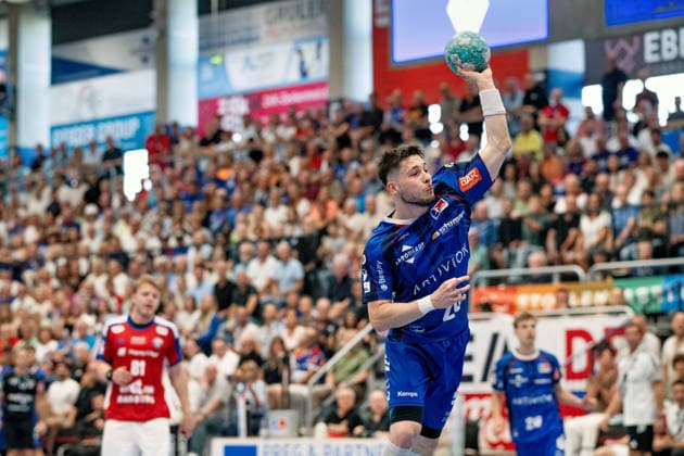 Elias Fuegel, HBW Balingen Weilstetten, 24, at the circle, HBW Balingen Weilstetten vs. Handball Club Hamburg, GER, Opel 1 Handball Bundesliga, Championship, Matchday 1, 2026–2027 Season, August 30, 2026, Eibner Press Photo: Andreas Ulmer, BW Balingen Weilstetten vs. Handball Club Hamburg, GER, Opel 1 Handball Bundesliga, Championship, Matchday 1, 2026–2027 Season, August 30, 2026, Balingen Copyright: xEibner-Pressefoto AndreasxUlmerx EP_AUR