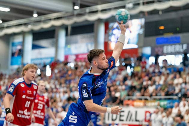 Elias Fuegel, HBW Balingen Weilstetten, No. 24 (outside back), HBW Balingen Weilstetten vs. Handball Club Hamburg, GER, Opel 1 Handball Bundesliga, Championship, Matchday 1, 2026–2027 Season, August 30, 2026, Eibner Press Photo: Andreas Ulmer, BW Balingen Weilstetten vs. Handball Club Hamburg, GER, Opel 1 Handball Bundesliga, Championship, Matchday 1, 2026–2027 season, August 30, 2026, Balingen Copyright: xEibner-Pressefoto AndreasxUlmerx EP_AUR