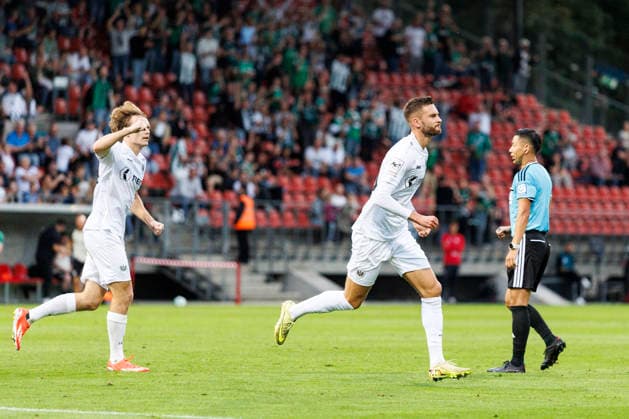 KOELN, GERMANY - AUGUST 30, 2026: Felix Higl (Preußen Münster, 33) celebrating his goal during the 3rd division match on gameday 3 between Viktoria Koeln vs. Preußen Muenster at the Sportpark Hoehenberg on August 30, 2026 in Koeln, Germany. DFL REGULATIONS PROHIBIT ANY USE OF PHOTOGRAPHS AS IMAGE SEQUENCES AND OR QUASI-VIDEO. Nordrhein-Westfalen Germany Copyright: xLeahxKohringx