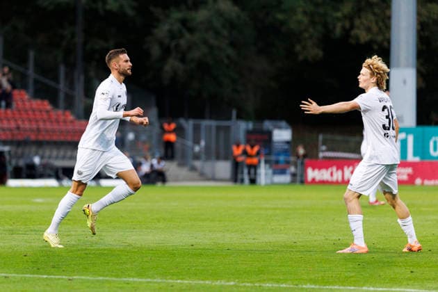 KOELN, GERMANY - AUGUST 30, 2026: Felix Higl (Preußen Münster, 33) celebrating his goal with Niklas Varelmann (Preußen Münster, 36) during the 3rd division match on gameday 3 between Viktoria Koeln vs. Preußen Muenster at the Sportpark Hoehenberg on August 30, 2026 in Koeln, Germany. DFL REGULATIONS PROHIBIT ANY USE OF PHOTOGRAPHS AS IMAGE SEQUENCES AND OR QUASI-VIDEO. Nordrhein-Westfalen Germany Copyright: xLeahxKohringx