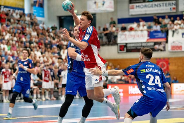 Nicolaj Jorgensen, Handball Club Hamburg, No. 11, breaks through at the circle, HBW Balingen Weilstetten vs. Handball Club Hamburg, GER, Opel 1 Handball Bundesliga, Championship, Matchday 1, 2026–2027 Season, August 30, 2026, Eibner Press Photo by Andreas Ulmer: BW Balingen Weilstetten vs. Handball Club Hamburg, GER, Opel 1 Handball Bundesliga, Championship, Matchday 1, 2026–2027 Season, August 30, 2026, Balingen Copyright: xEibner-Pressefoto AndreasxUlmerx EP_AUR