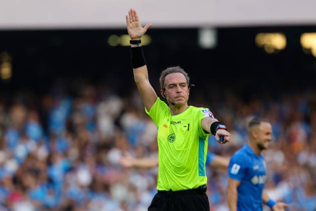 Luca Pairetto arbitro during the Serie A soccer match between Napoli and Como at the Diego Armando Maradona Stadium in Naples, southern italy - Sunday , August 30, 2026. - Soccer .  Copyright: xAlessandroxGarofalo LaPressex