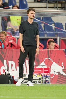 Salzburg, Austria, August 30, 2026 ADMIRAL Bundesliga 2026–2027 Matchday 5: FC Red Bull Salzburg vs. FK Austria Wien. Pictured: Coach Danny Röhl (Roehl) of RB gesturing on the field at the Red Bull Arena. Copyright: xFotostandx xWassmuthx