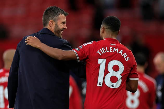 Manchester United, ManU v Ipswich Town, Premier League Michael Carrick the Manchester United head coach celebrates the 5-2 win with Youri Tielemans (18) of Manchester United at the end of the Premier League match between Manchester United and Ipswich Town at Old Trafford, Manchester, UK on 30 August 2026. Manchester Old Trafford Greater Manchester UK Editorial use only DataCo restrictions apply See www.football-dataco.com , Copyright: xConorxMolloyx PSI-24777-0079