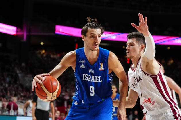 August 30, 2026, Riga, Latvija: ROBERTS BLUMBERGS (R) of Latvia vies with ROMAN SORKIN of Israel during the FIBA Basketball World Cup 2027 European Qualifiers Second Round Ã‚Â· Group K match between Latvia and Israel at Xiaomi Arena, in Riga, Latvia, August 30, 2026. Riga Latvija - ZUMAp305 20260830_zip_p305_036 Copyright: xEdijsxPalensx