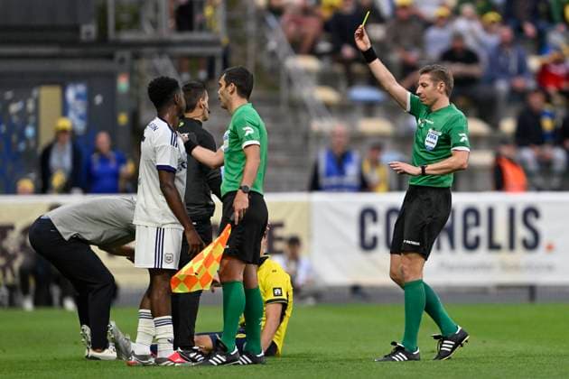 Royale Union Saint-Gilloise v RSC Anderlecht - Jupiler Pro League BRUSSELS, BELGIUM - AUGUST 30 : referee Visser Lawrence during the Jupiler Pro League match between Royale Union Saint-Gilloise and RSC Anderlecht on August 30, 2026 in Brussels, Belgium, 30 08 2026 Brussels Belgium  Copyright: xDhax