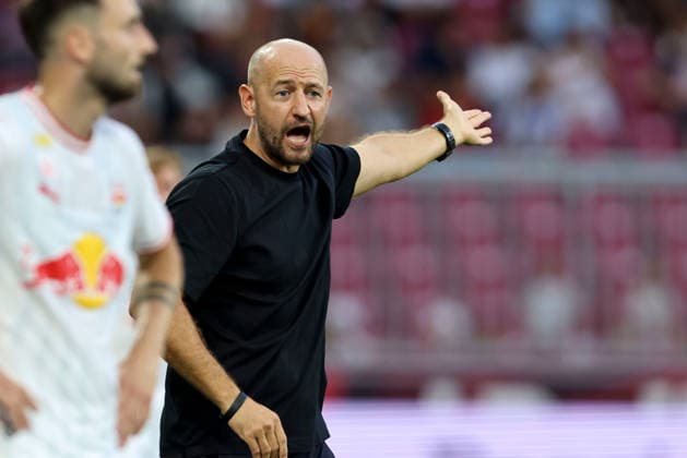 SOCCER - BL, RBS vs A.Wien SALZBURG,AUSTRIA,30.AUG.26 - SOCCER - ADMIRAL Bundesliga, Red Bull Salzburg vs FK Austria Wien. Image shows head coach Stephan Helm (A.Wien).  GEPAxpictures xMathiasxMandl
