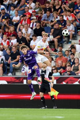 SOCCER - BL, RBS vs A.Wien SALZBURG,AUSTRIA,30.AUG.26 - SOCCER - ADMIRAL Bundesliga, Red Bull Salzburg vs FK Austria Wien. Image shows Matteo Schablas (A.Wien) and Nikolas Veratschnig (RBS).  GEPAxpictures xMathiasxMandl