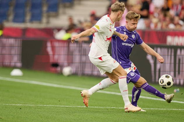Salzburg, Austria, August 30, 2026 ADMIRAL Bundesliga 2026–2027 Matchday 5: FC Red Bull Salzburg vs. FK Austria Wien Pictured (from left) in a tackle: Tim Drexler (RB) and Johannes Eggestein (FAK) at Red Bull Arena Copyright: xFotostandx xWassmuthx