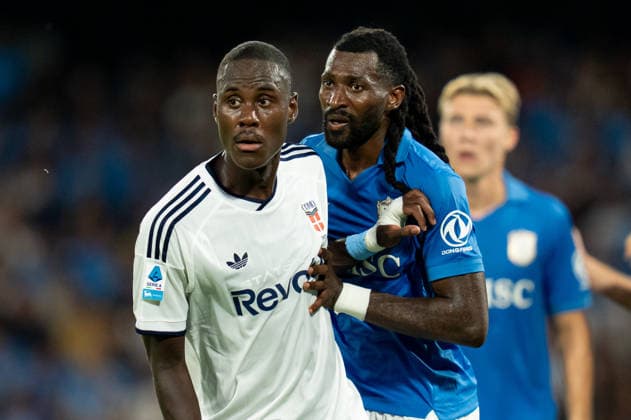 SSC Napoli v Como 1907 - Serie A Enilive Trevoh Chalobah of Como 1907 and Andre-Frank Zambo Anguissa of SSC Napoli during the Serie A Enilive match between SSC Napoli and Como 1907 at Diego Armando Maradona Stadium on August 30, 2026 in Naples, Italy Naples Diego Armando Maradona Stadium Campania Italy Copyright: xGiuseppexMaffiax 260830_SerieA_Napoli-Como_01026