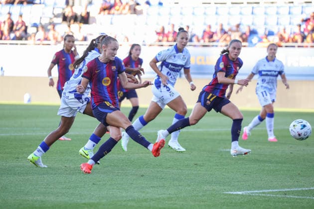 Spain - Liga F Moeve - FC Barcelona, Barca vs CA Tenerife - 30 08 2026 SPAIN, BARCELONA, AUGUST 30. Caroline Graham Hansen of FC Barcelona scores her team s opening goal during the La Liga F Moeve match between FC Barcelona and CA Tenerife, on August 30, 2026 at Estadi Johan Cruyff in Barcelona, Spain. Photo by Manuel Blondeau AOP.Press Barcelona Estadi Johan Cruyff Catalunya Spain Copyright: x ManuelxBlondeau AOP.Pressx AOP20260830-001