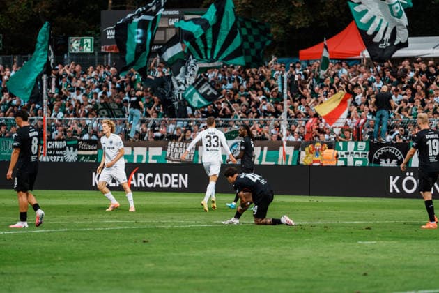 Germany Men s Soccer 3rd Division 2026–2027, Matchday 3: FC Viktoria Köln vs. SC Preußen Münster—Cologne: Goal celebrations and excitement after Felix Higl s goal for SC Preußen Münster; final score 33–2–1 Copyright: xThiemoxRudolphx