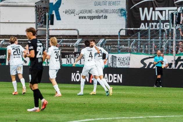 Germany Men s Soccer 3rd Division 2026–2027, Matchday 3: FC Viktoria Köln vs. SC Preußen Münster—Cologne: Goal celebrations and excitement after Felix Higl’s goal for SC Preußen Münster, 33 to 2 to 1; celebrations with Antonio Tikvic of SC Preußen Münster, 4 Copyright: xThiemoxRudolphx