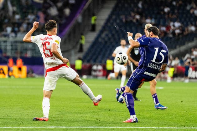 SOCCER - BL, RBS vs A.Wien SALZBURG,AUSTRIA,30.AUG.26 - SOCCER - ADMIRAL Bundesliga, Red Bull Salzburg vs FK Austria Wien. Image shows Bartosz Mazurek (RBS) and Aleksandar Dragovic (A.Wien).  GEPAxpictures xJulioxArellano