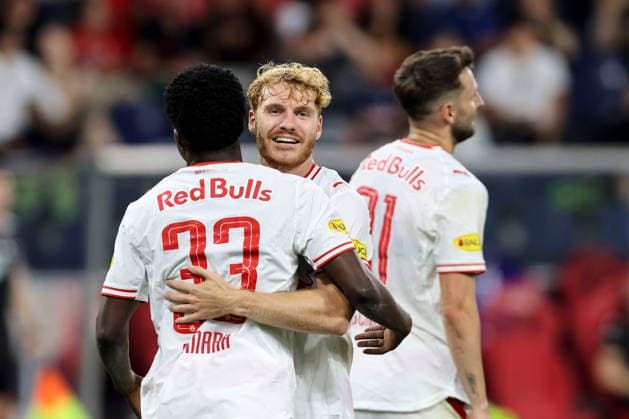 SOCCER - BL, RBS vs A.Wien SALZBURG,AUSTRIA,30.AUG.26 - SOCCER - ADMIRAL Bundesliga, Red Bull Salzburg vs FK Austria Wien. Image shows Aboubacar Camara and Yorbe Vertessen (RBS).  GEPAxpictures xMathiasxMandl