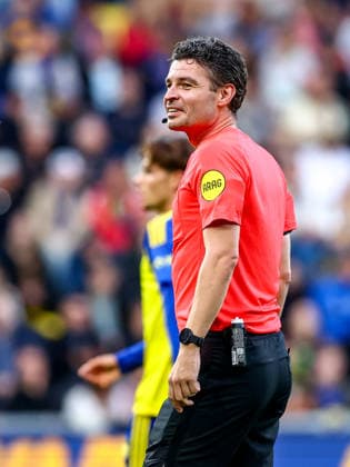 2026-08-30 SC Cambuur v FC Twente - Dutch Eredivisie LEEUWARDEN, NETHERLANDS - AUGUST 30: referee Erwin Blank during the Dutch Eredivisie match between SC Cambuur and FC Twente at Kooi Stadion on August 30, 2026 in Leeuwarden, Netherlands. Leeuwarden Kooi Stadion Netherlands Content not available for redistribution in The Netherlands directly or indirectly through any third parties. Copyright: xPieterxvanxderxWoudex