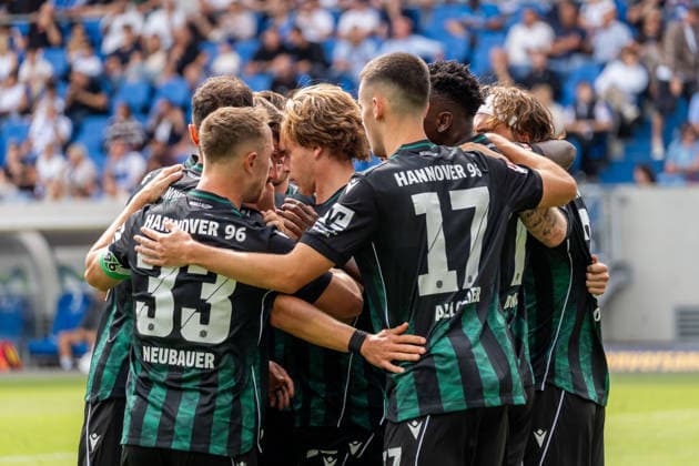 Jubel zum Tor zum 0:1 durch Lars Gindorf (Hannover 96, 25), GER, SV Darmstadt 98 vs. Hannover 96, Fussball, 2. Bundesliga, 3. Spieltag, Saison 2026 2027, 30.08.2026, DFL REGULATIONS PROHIBIT ANY USE OF PHOTOGRAPHS AS IMAGE SEQUENCES AND OR QUASI-VIDEO, GER, SV Darmstadt 98 vs. Hannover 96, Fussball, 2. Bundesliga, 3. Spieltag, Saison 2026 2027, 30.08.2026 Darmstadt *** Celebration following Lars Gindorf s goal to make it 0–1 for Hannover 96, 25, GER, SV Darmstadt 98 vs. Hannover 96, soccer, 2. Bundesliga, Matchday 3, 2026–2027 season, August 30, 2026, DFL regulations prohibit any use of photographs as image sequences and or quasi-video, GER, SV Darmstadt 98 vs. Hannover 96, soccer, 2. Bundesliga, Matchday 3, 2026–2027 season, August 30, 2026, Darmstadt Copyright: xEibner-Pressefoto J-NxGroemlingx EP_JGG