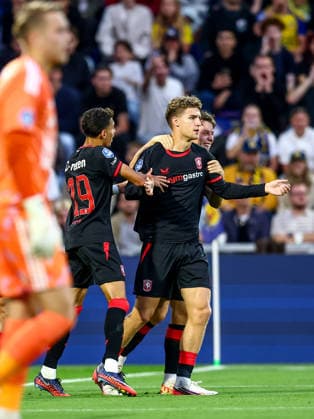2026-08-30 SC Cambuur v FC Twente - Dutch Eredivisie LEEUWARDEN, NETHERLANDS - AUGUST 30: Ruud Nijstad of FC Twente celebrates after scoring his sides first goal during the Dutch Eredivisie match between SC Cambuur and FC Twente at Kooi Stadion on August 30, 2026 in Leeuwarden, Netherlands. Leeuwarden Kooi Stadion Netherlands Content not available for redistribution in The Netherlands directly or indirectly through any third parties. Copyright: xPieterxvanxderxWoudex