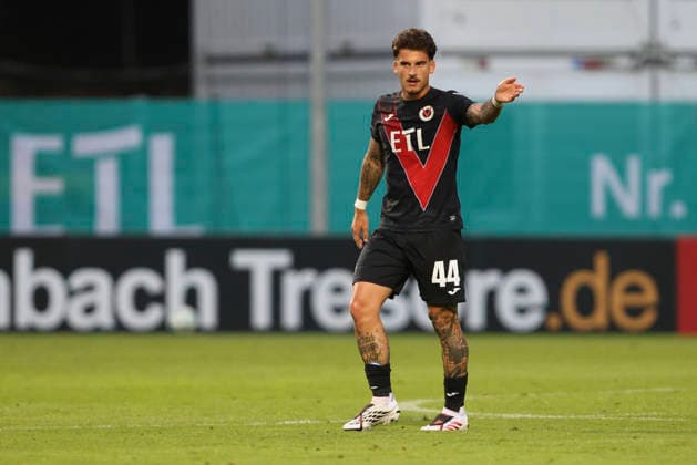 Niklas Castelle of FC Viktoria Cologne gestures during the 3. Liga match between Viktoria Cologne and Preussen Münster at Sportpark Höhenberg on August 30, 2026, in Cologne, Germany Photo by Oliver Kaelke DeFodi Images Niklas Castelle of FC Viktoria Cologne gestures during the 3. Liga match between Viktoria Cologne and Preussen Münster at Sportpark Höhenberg on August 30, 2026 in Cologne, Germany Photo by Oliver Kaelke DeFodi Images DFB and DFL regulations prohibit any use of photographs as image sequences and or quasi-video Photo by Oliver Kaelke DeFodi Images