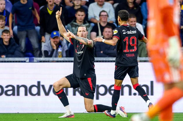 2026-08-30 SC Cambuur v FC Twente - Dutch Eredivisie LEEUWARDEN, NETHERLANDS - AUGUST 30: Wout Weghorst of FC Twente celebrates after scoring his sides second goal during the Dutch Eredivisie match between SC Cambuur and FC Twente at Kooi Stadion on August 30, 2026 in Leeuwarden, Netherlands. Leeuwarden Kooi Stadion Netherlands Content not available for redistribution in The Netherlands directly or indirectly through any third parties. Copyright: xPieterxvanxderxWoudex