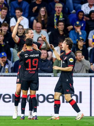 2026-08-30 SC Cambuur v FC Twente - Dutch Eredivisie LEEUWARDEN, NETHERLANDS - AUGUST 30: Wout Weghorst of FC Twente celebrates after scoring his sides second goal during the Dutch Eredivisie match between SC Cambuur and FC Twente at Kooi Stadion on August 30, 2026 in Leeuwarden, Netherlands. Leeuwarden Kooi Stadion Netherlands Content not available for redistribution in The Netherlands directly or indirectly through any third parties. Copyright: xPieterxvanxderxWoudex