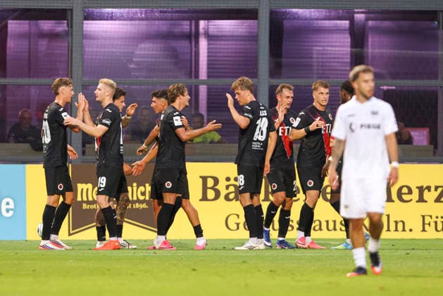 David Otto of FC Viktoria Cologne celebrates the goal with his teammates after scoring the 3-1 goal during the 3. Liga match between Viktoria Cologne and Preussen Münster at Sportpark Höhenberg on August 30, 2026, in Cologne, Germany. Photo by Oliver Kaelke, DeFodi Images. David Otto of FC Viktoria Cologne celebrates after scoring his team’s third goal with teammates during the 3. Liga match between Viktoria Cologne and Preussen Münster at Sportpark Höhenberg on August 30, 2026 in Cologne, Germany. Photo by Oliver Kaelke, DeFodi Images. DFB and DFL regulations prohibit any use of photographs as image sequences and or quasi-video. Photo by Oliver Kaelke, DeFodi Images.