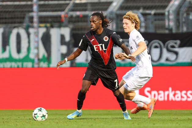 Yannick Aime Tonye of FC Viktoria Cologne and Niklas Varelmann of SC Preussen Münster in a tackle during the 3. Liga match between Viktoria Cologne and Preussen Münster at Sportpark Höhenberg on August 30, 2026, in Cologne, Germany. Photo by Oliver Kaelke, DeFodi Images. Yannick Aime Tonye of FC Viktoria Cologne and Niklas Varelmann of SC Preussen Münster battle for the ball during the 3. Liga match between Viktoria Cologne and Preussen Münster at Sportpark Höhenberg on August 30, 2026 in Cologne, Germany. Photo by Oliver Kaelke, DeFodi Images. DFB and DFL regulations prohibit any use of photographs as image sequences and or quasi-video. Photo by Oliver Kaelke, DeFodi Images.