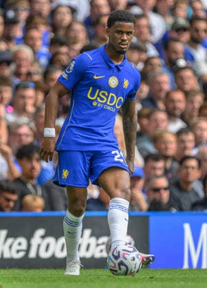 30 August 2026 - Chelsea v Brighton and Hove Albion - Premier League - Stamford Bridge - London. Chelsea v Brighton and Hove Albion - Premier League - Stamford Bridge - London. Chelsea s Jorrel Hato in action. Picture : Mark Pain LONDON England  Copyright: xMarkxPainx