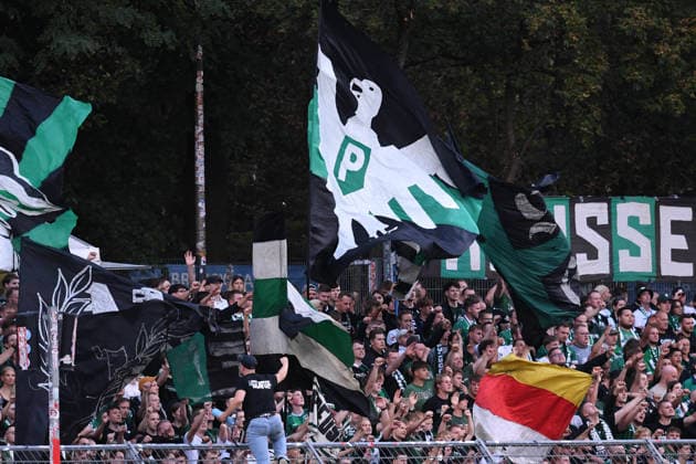 Soccer, 3rd Division, Matchday 3: FC Viktoria Köln vs. SC Preußen Münster on August 30, 2026, at Sportpark Höhenberg in Cologne. Fan section: SC Preußen Münster fans. DFB regulations prohibit any use of photographs as image sequences and or quasi-video. xRx