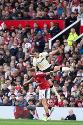 MANCHESTER, ENGLAND, AUGUST 30: Jacob Greaves of Ipswich Town (R) heads the ball under pressure from Luke Shaw of Manchester United, ManU (L) during a 2026 27 Premier League match between Manchester United and Ipswich Town at Old Trafford in Manchester, England. (Richard Callis ) Richard Callis Fotoarena (Richard Callis SPP) Copyright: xRichardxCallisx xSPPx spp-en-RiCa-3007375
