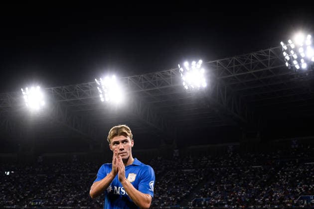 Rasmus Hojlund of SSC Napoli claps the fans during the Serie A 2025 2026 football match between SSC Napoli and Como 1907 at Diego Armando Maradona stadium in Naples (Italy), August 30, 2026. AndreaxStaccioli