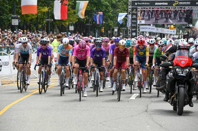 August 30, 2026, Philadelphia, Pennsylvania, United States: Cyclist at the start of the MenÃ¢â‚¬â ¢s Philadelphia Cycling Classic race which begins and finishes on the Benjamin Franklin Parkway in Philadelphia PA Philadelphia United States - ZUMArf1_ 20260830_zaf_rf1_026 Copyright: xRickyxFitchettx