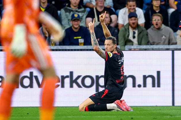 2026-08-30 SC Cambuur v FC Twente - Dutch Eredivisie LEEUWARDEN, NETHERLANDS - AUGUST 30: Wout Weghorst of FC Twente celebrates after scoring his sides second goal during the Dutch Eredivisie match between SC Cambuur and FC Twente at Kooi Stadion on August 30, 2026 in Leeuwarden, Netherlands. Leeuwarden Kooi Stadion Netherlands Content not available for redistribution in The Netherlands directly or indirectly through any third parties. Copyright: xPieterxvanxderxWoudex